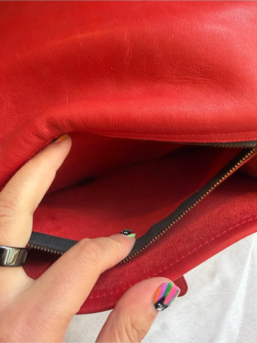 Rare Vintage Coach Red Leather Crossbody Bag with Buckle Strap - Picture 8 of 9